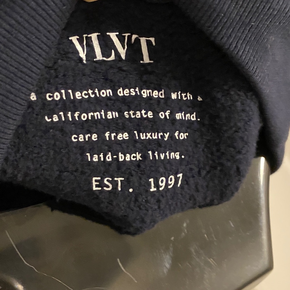 Velvet By Graham & Spencer Lounge Set - Picture 8 of 15
